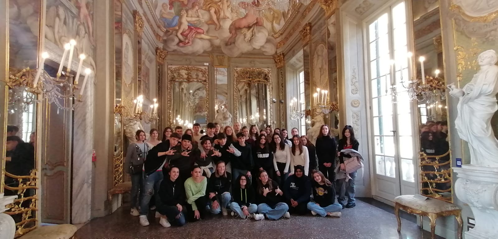 Foto_di_gruppo_Palazzo_Reale.jpg